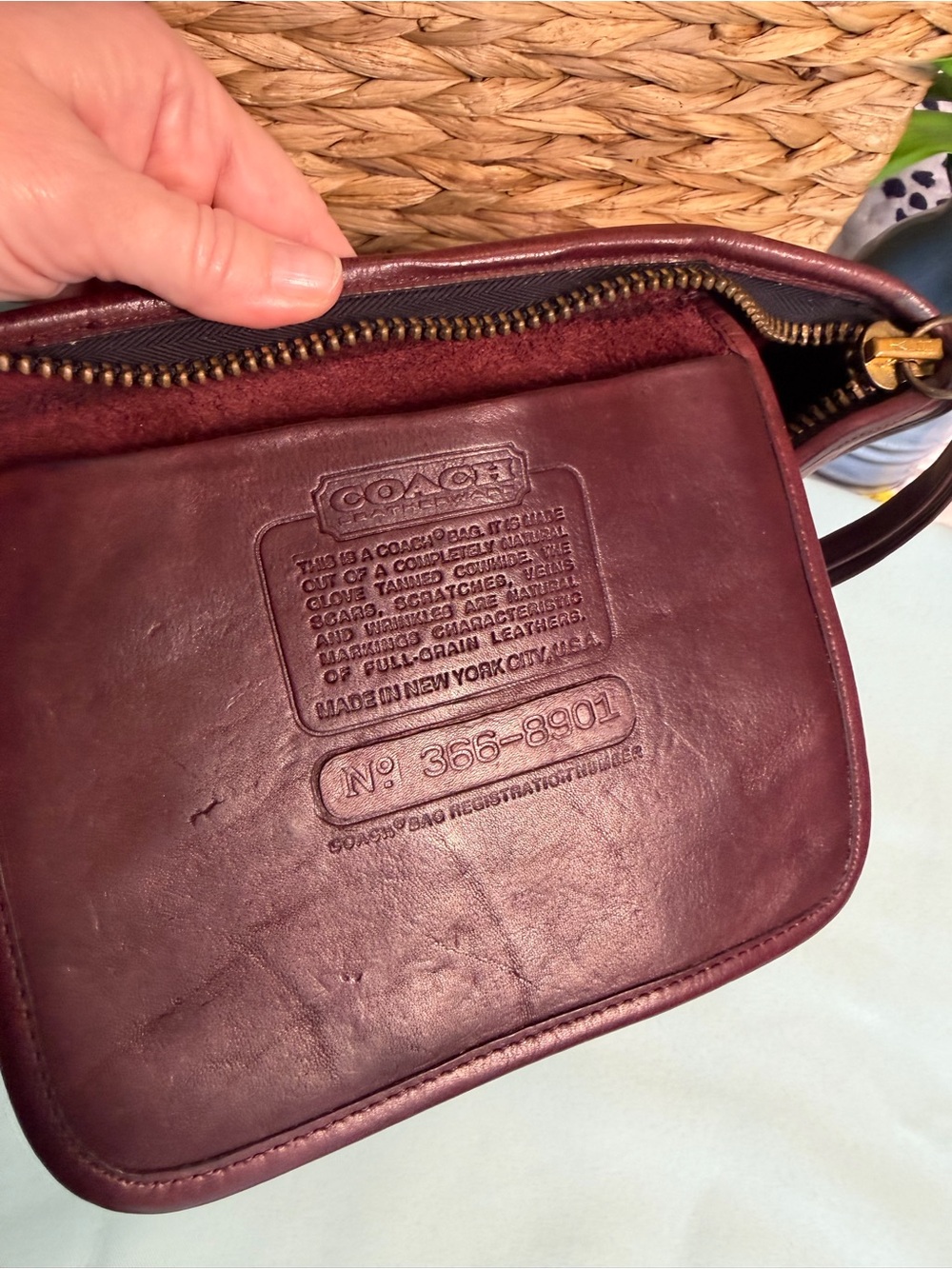 Vintage 70s COACH NYC Large Slim Clutch Portfolio, Burgandy 9555 w/Wrist Strap - Picture 13 of 15